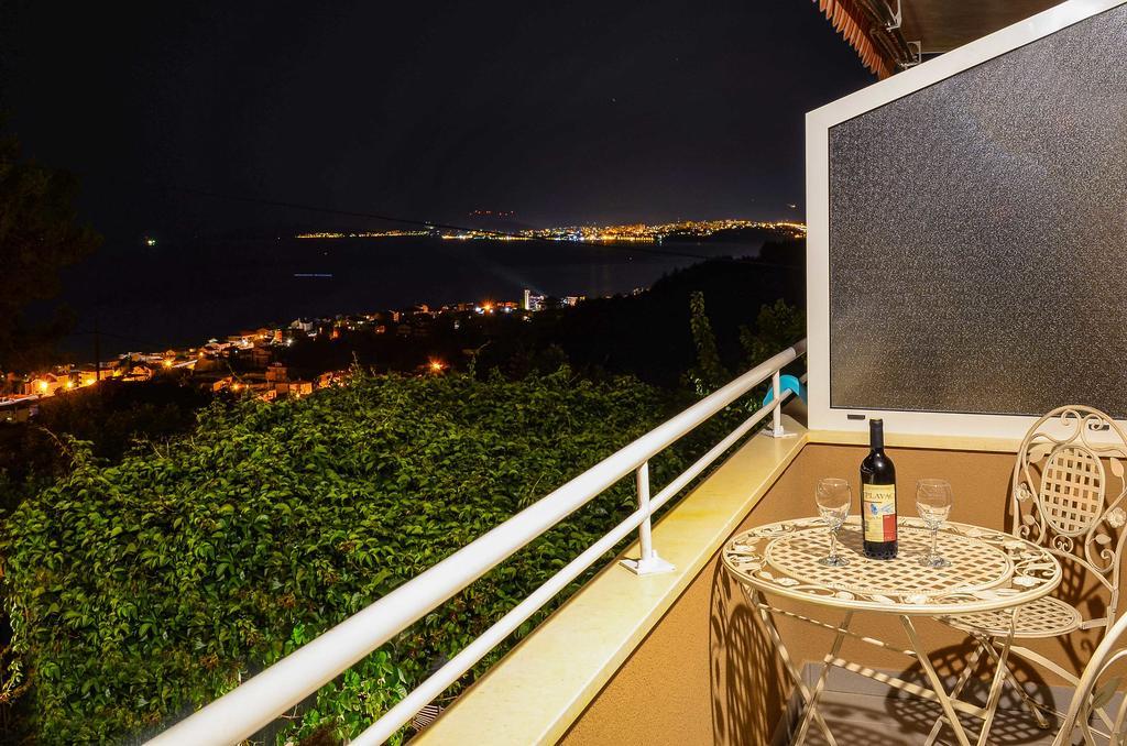 Apartments Intrada โปดสตรานา ภายนอก รูปภาพ